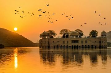 Experience 2 Days Jaipur Friends Trip Package