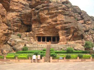Heart-warming 2 Days Badami Luxury Holiday Package