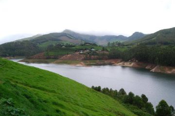 Pleasurable 2 Days Munnar Honeymoon Vacation Package