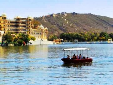 Memorable 3 Days Udaipur Culture Holiday Package