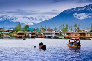 Family Getaway Srinagar Weekend Getaways Tour Package for 6 Days 5 Nights