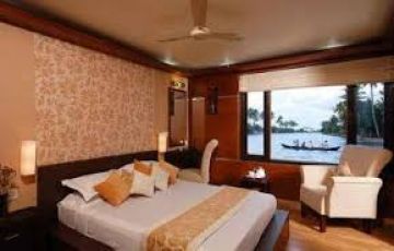 Beautiful Kerala Weekend Getaways Tour Package for 6 Days 5 Nights