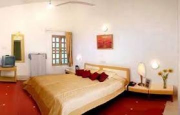 Beautiful Maharashtra Honeymoon Tour Package for 3 Days 2 Nights