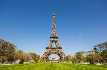 Pleasurable 7 Days Delhi to Paris Trip Package