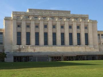 Amazing 7 Days Delhi to Paris Friends Trip Package