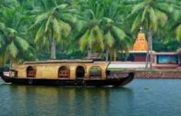 Heart-warming Kerala Weekend Getaways Tour Package for 6 Days 5 Nights