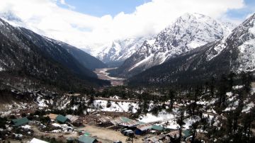 Magical 7 Days Siliguri to Darjeeling Honeymoon Trip Package Magical 7 Days Siliguri to Darjeeling Honeymoon Trip Package