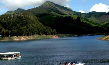 Amazing 7 Days 6 Nights Munnar Cochin Athirapally Thekkady Alleppey Kovalam Trivandrum Forest Trip Package