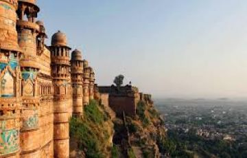 Pleasurable 5 Days Gwalior to Orchha State Holiday Package