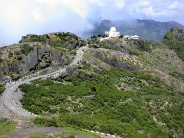 Ecstatic 4 Days Udaipur and Mount Abu Romantic Tour Package