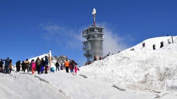 Family Getaway 8 Days Zurich Holiday Package