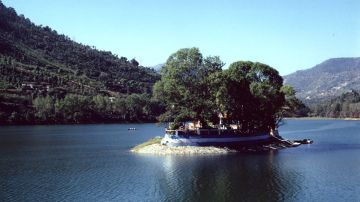 Pleasurable 7 Days 6 Nights Delhi Honeymoon Holiday Package