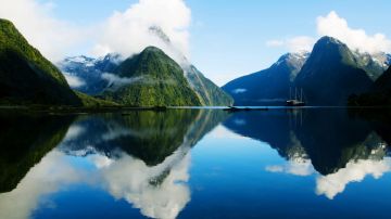 3 Days 2 Nights Rotorua, Queenstown, Franz Josef Glacier and Christcurch Culture and Heritage Holiday Package