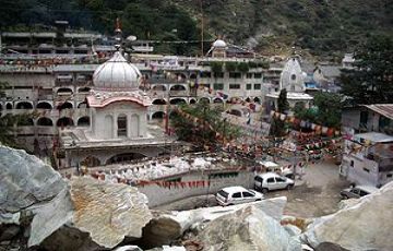 Pleasurable 6 Days 5 Nights Chandigarh, Kullu, Manali and Manikaran Tour Package