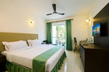 Pleasurable 4 Days North Goa Honeymoon Vacation Package