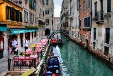 Beautiful Venice Tour Package for 9 Days 8 Nights