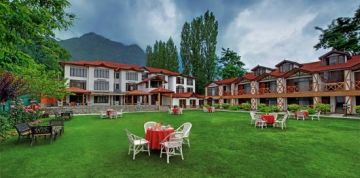 Beautiful 4 Days Kashmir Forest Holiday Package