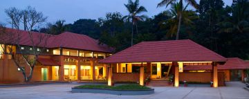 Beautiful 5 Days Kerala Weekend Getaways Tour Package
