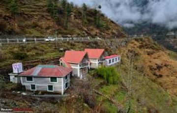 Beautiful 4 Days Delhi to Shoja Nature Holiday Package