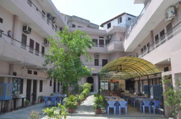 Memorable 4 Days 3 Nights Varanasi Holiday Package