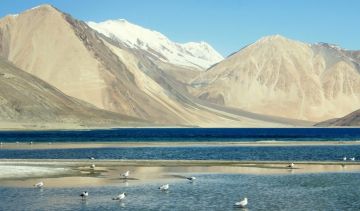 5 Days Leh and Nubra Valley Lake Vacation Package