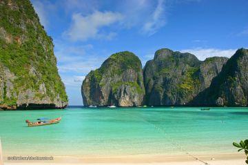 Beautiful 5 Days Phuket Friends Vacation Package