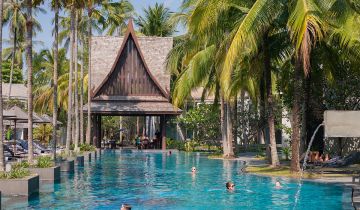 Beautiful 5 Days Phuket Friends Vacation Package