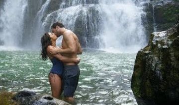 Amazing 3 Days 2 Nights Munnar Honeymoon Trip Package