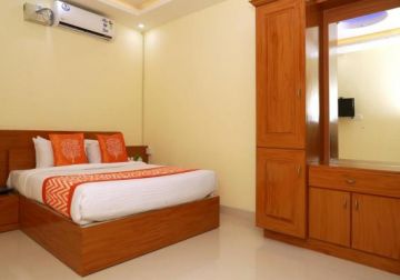 Ecstatic 4 Days Mumbai to Kerala Vacation Package