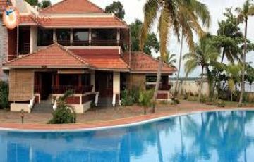 Experience 5 Days Delhi to Kerala Friends Vacation Package