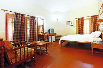 Memorable 7 Days Delhi to Kerala Weekend Getaways Holiday Package