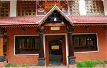 Amazing 4 Days Delhi to Kerala Offbeat Trip Package