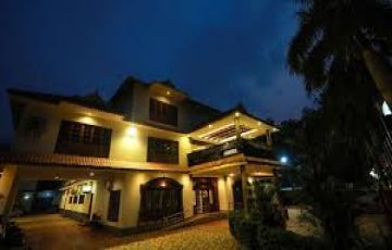 Ecstatic 4 Days Delhi to Kerala Friends Vacation Package