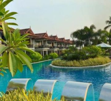 Ecstatic 4 Days Delhi to Kerala Friends Vacation Package