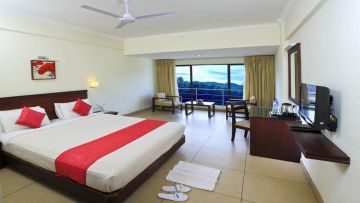 Amazing 4 Days Delhi to Kerala Beach Trip Package