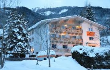 Magical 5 Days Mumbai to Kerala Family Trip Package