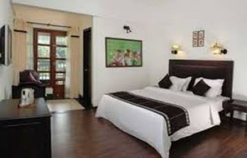 Family Getaway 7 Days Delhi to Kerala Nature Vacation Package