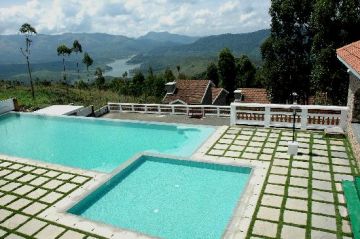 Beautiful 4 Days 3 Nights Kerala Hill Stations Tour Package