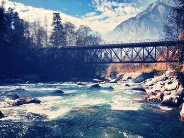 Experience 5 Days 4 Nights Manali Mountain Holiday Package