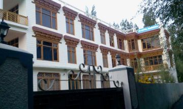 Pleasurable 7 Days Mumbai to Himachal Pradesh Romantic Tour Package