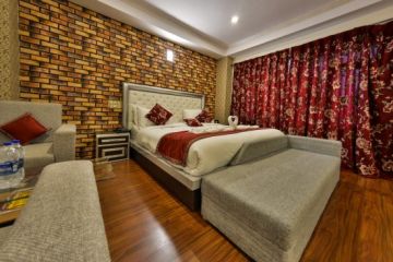 Experience 5 Days Amritsar to Kashmir Offbeat Vacation Package