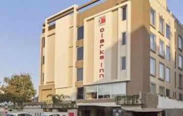 Experience 5 Days Amritsar to Kashmir Offbeat Vacation Package