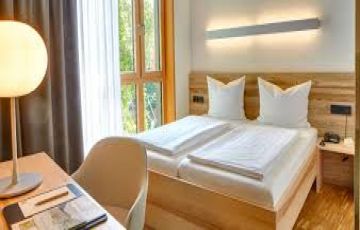 Experience 8 Days Mumbai to Kashmir Romantic Tour Package