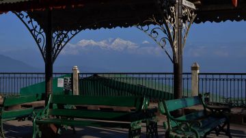 Pleasurable 7 Days 6 Nights Darjeeling, Pelling with Gangtok Holiday Package