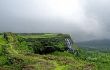 Experience 3 Days Delhi to Khandala Honeymoon Tour Package