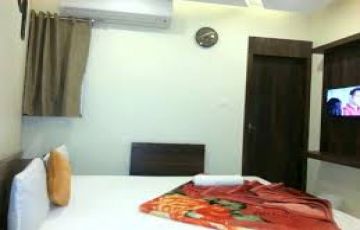 Heart-warming 8 Days Delhi to Gujarat Romantic Vacation Package