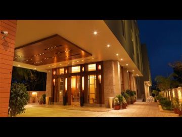 Heart-warming 6 Days Mumbai to Bangalore Lake Vacation Package