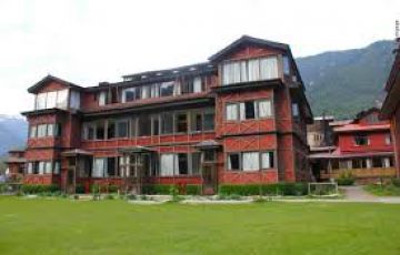 Family Getaway 4 Days 3 Nights Kashmir Nature Holiday Package