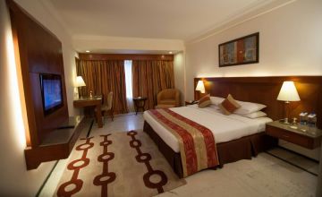 Family Getaway Dubai Tour Package for 7 Days from Mumbai