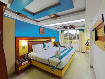 3 Days Ooty, Coonoor, Pykara and Mudumalai Waterfall Holiday Package